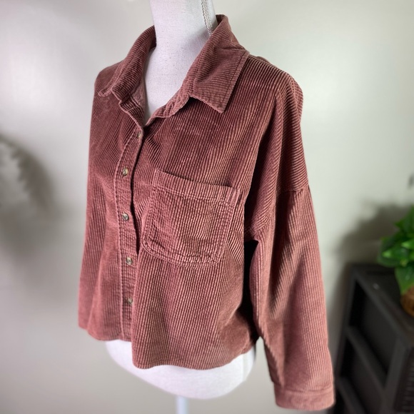 American Eagle women corduroy cropped collared buttoned shirt pocket Sz M rust - Picture 2 of 10